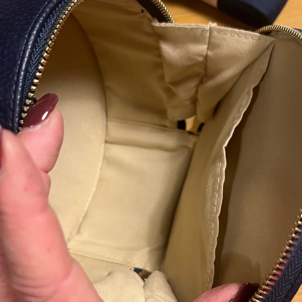 NWT Navy Blue Round Crossbody Bag - Picture 5 of 11